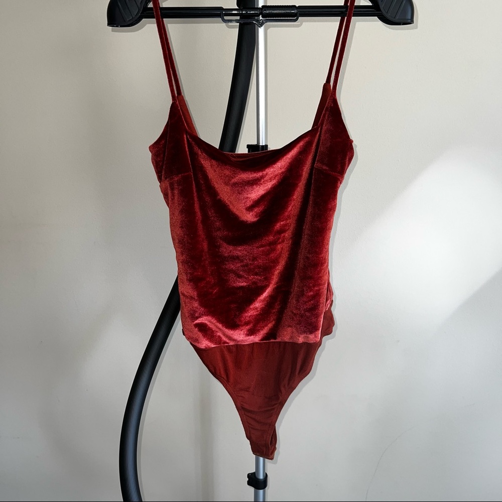 Lulu’s orange velvet bodysuit size S